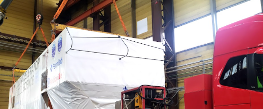 Departure from Air Liquide: The coldbox is packaged and loaded onto a truck at Air Liquide’s workshop in Sassenage, France.